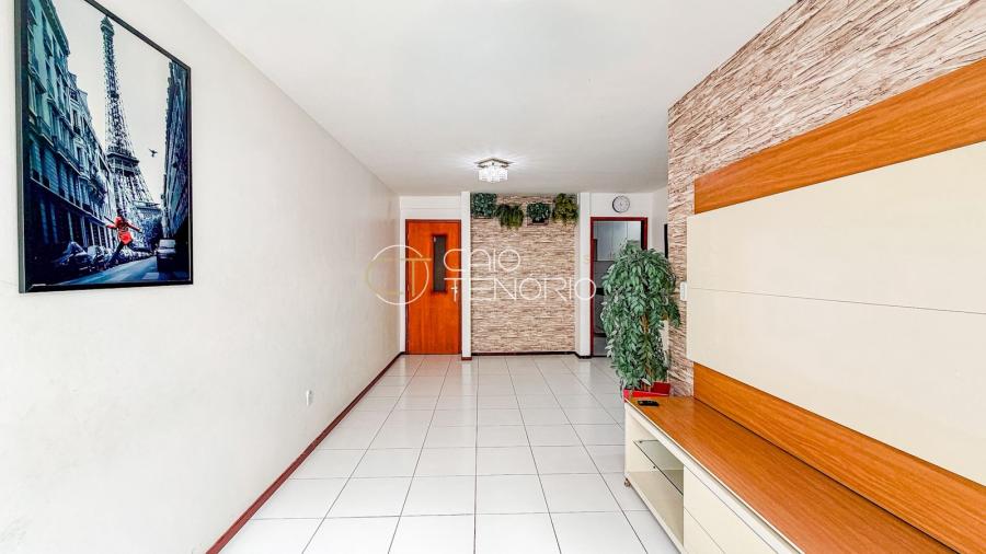 APARTAMENTO COM 2 QUARTOS NO EDIFÍCIO PLATANUS